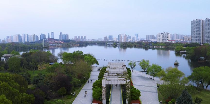 钵池山公园内景