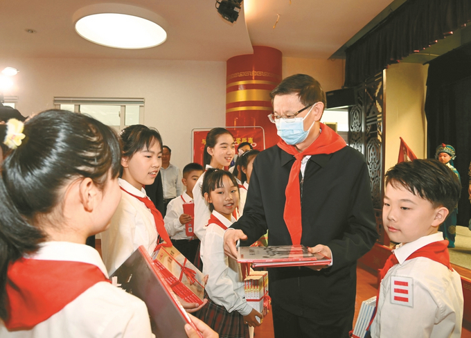 http://xh.xhby.net/pc/pic/202306/01/bb2e1006-f274-4df0-93cd-d7d16a4c78d9.jpg.1