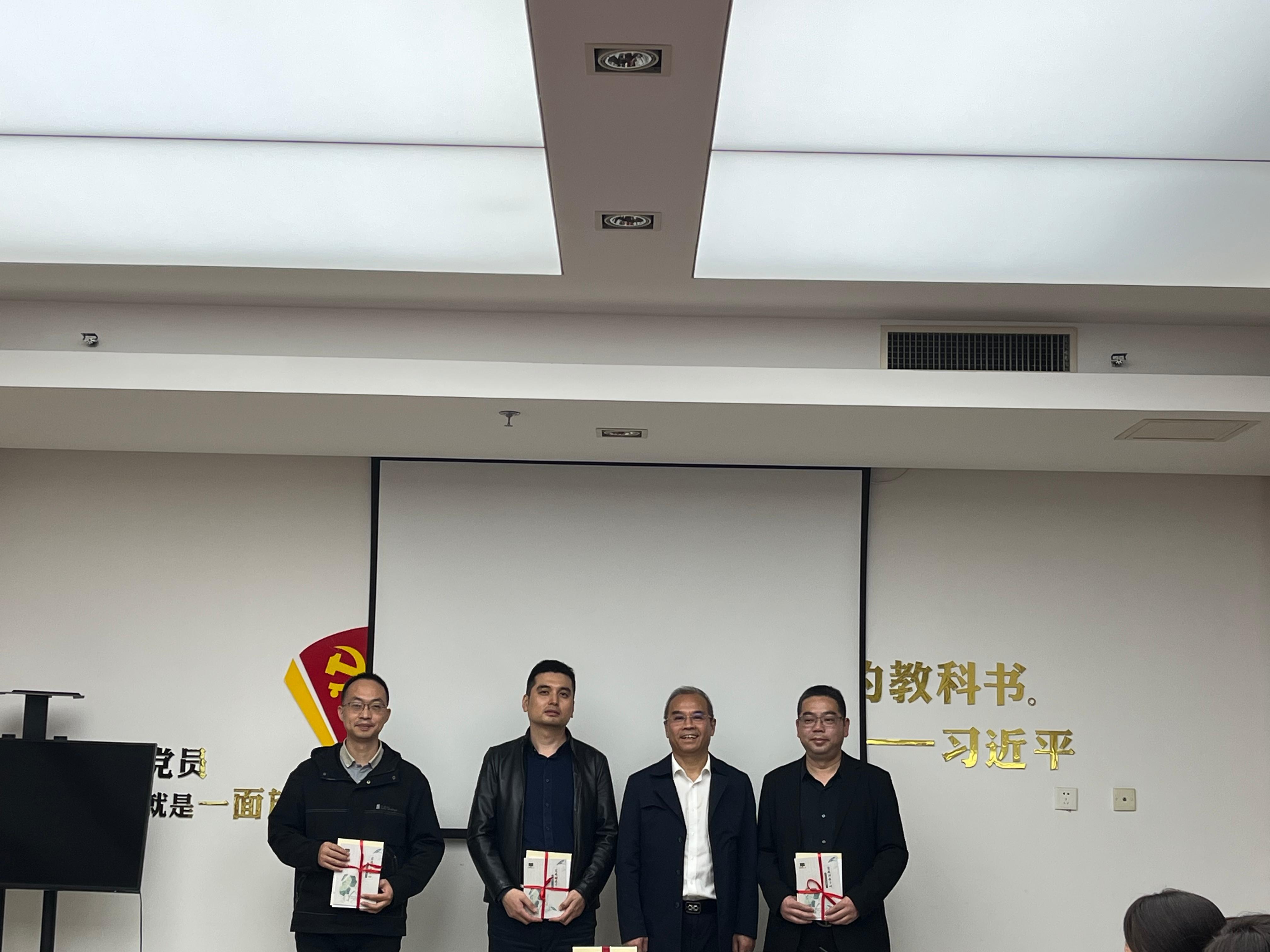 12c75a99-116d-4a37-924f-d3812131cc23.jpg