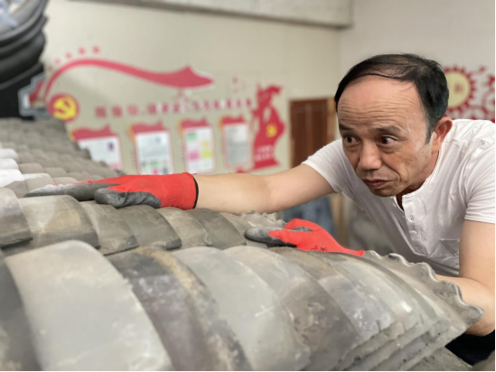 杨根兴工作照