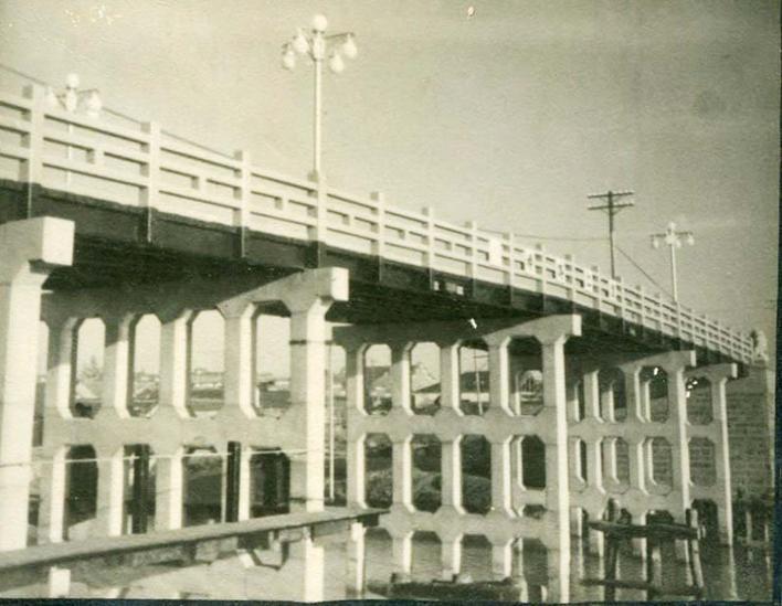 建成后的渡江桥